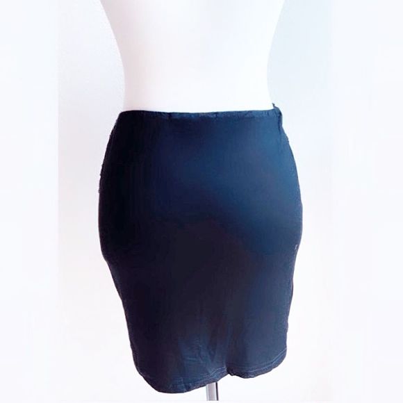 🍸 Black Sequins Mini Skirt 🍸 - Picture 3 of 8